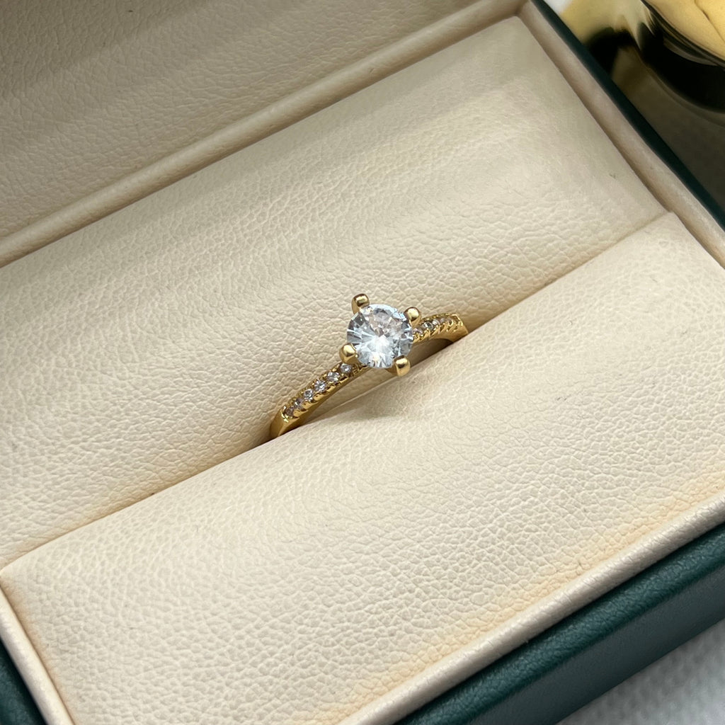 ANILLO TIPO DIAMANTE
