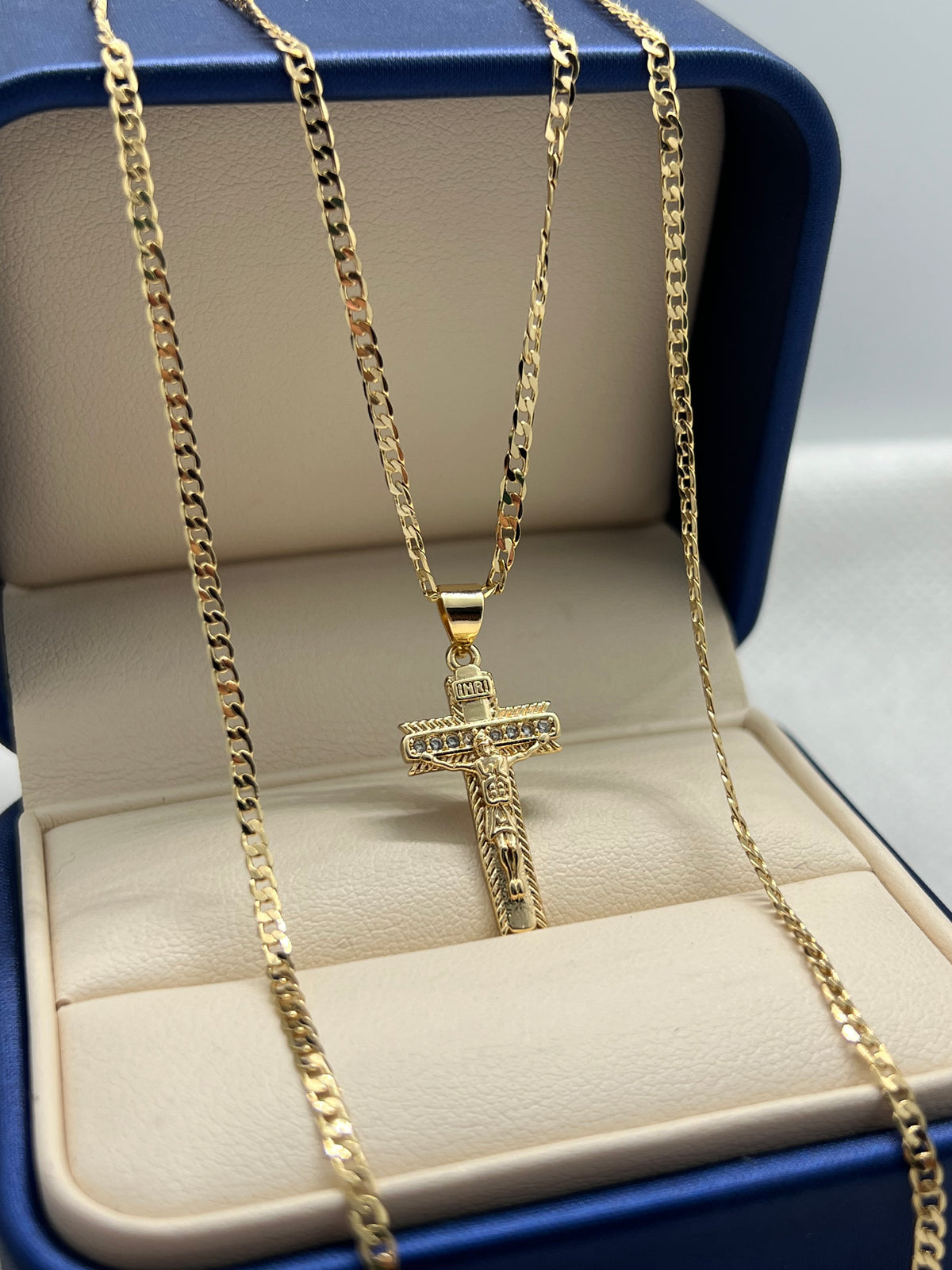 CADENA CUBANA 60CM + DIJE CRISTO MILAGROSO