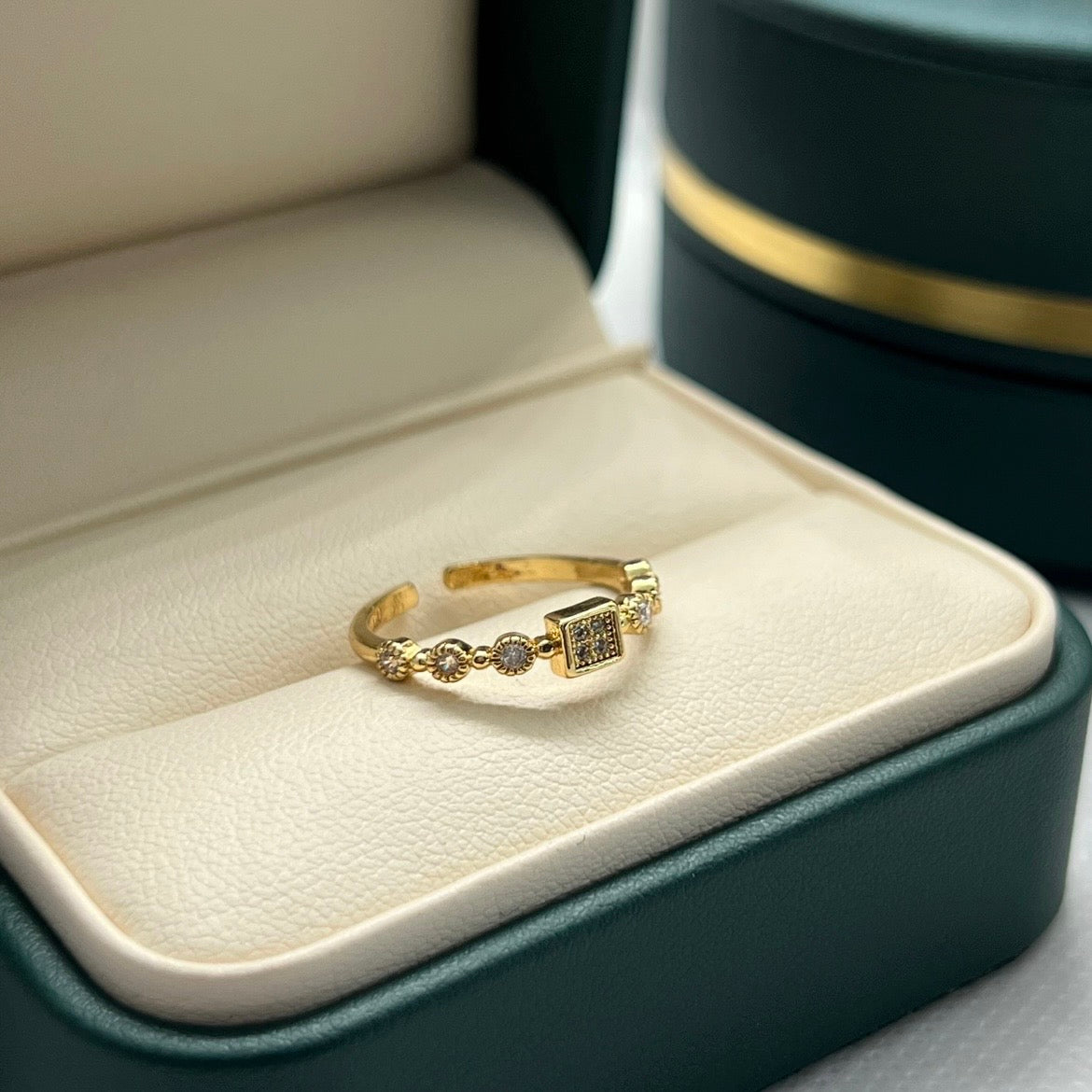 ANILLO AJUSTABLE CENTRO CIRCON